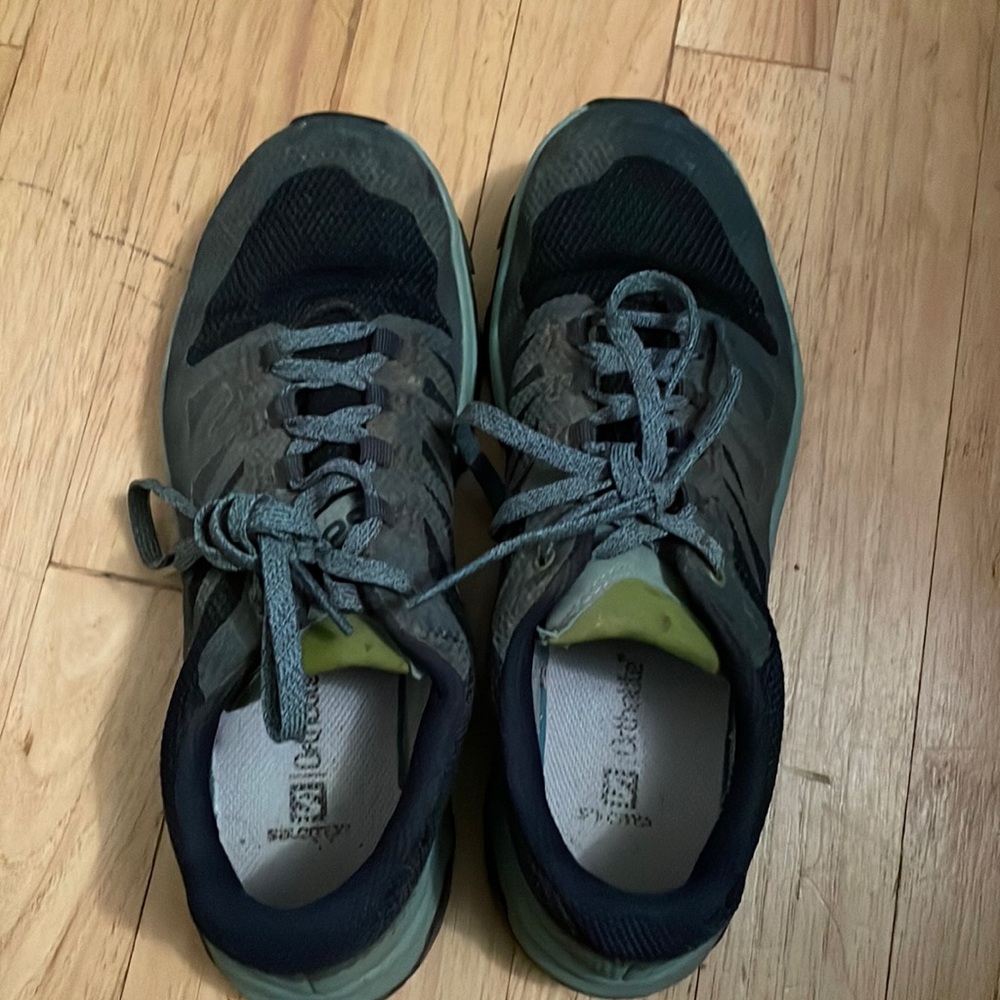 Salomon womens outline hiking shoe